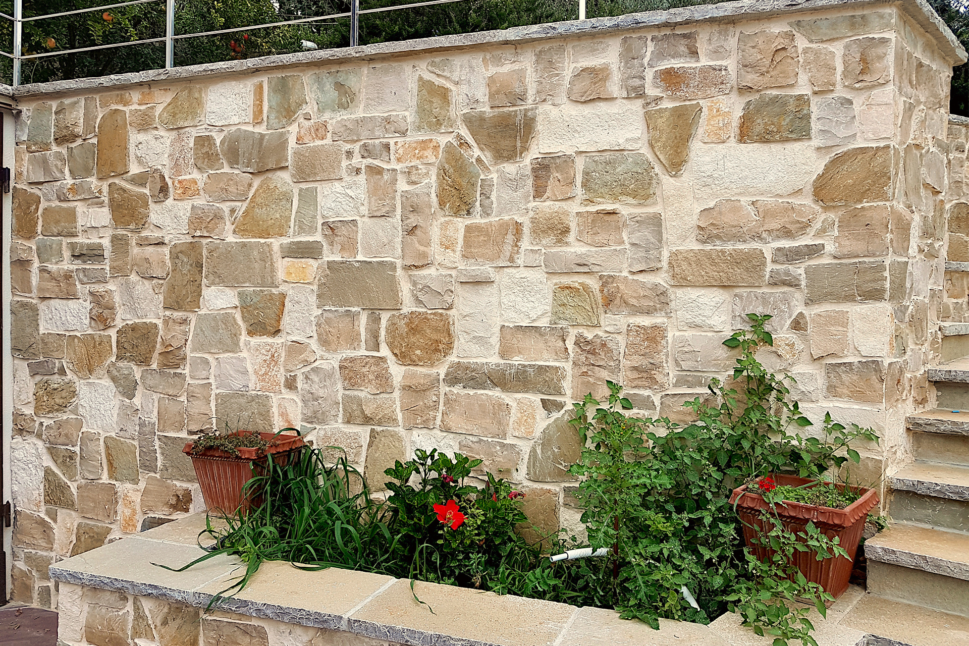 Realizzazione Rivestimenti da  € 28,00 a 50,00 al mq + iva in pietra Chianti - € 50,00/mq +iva